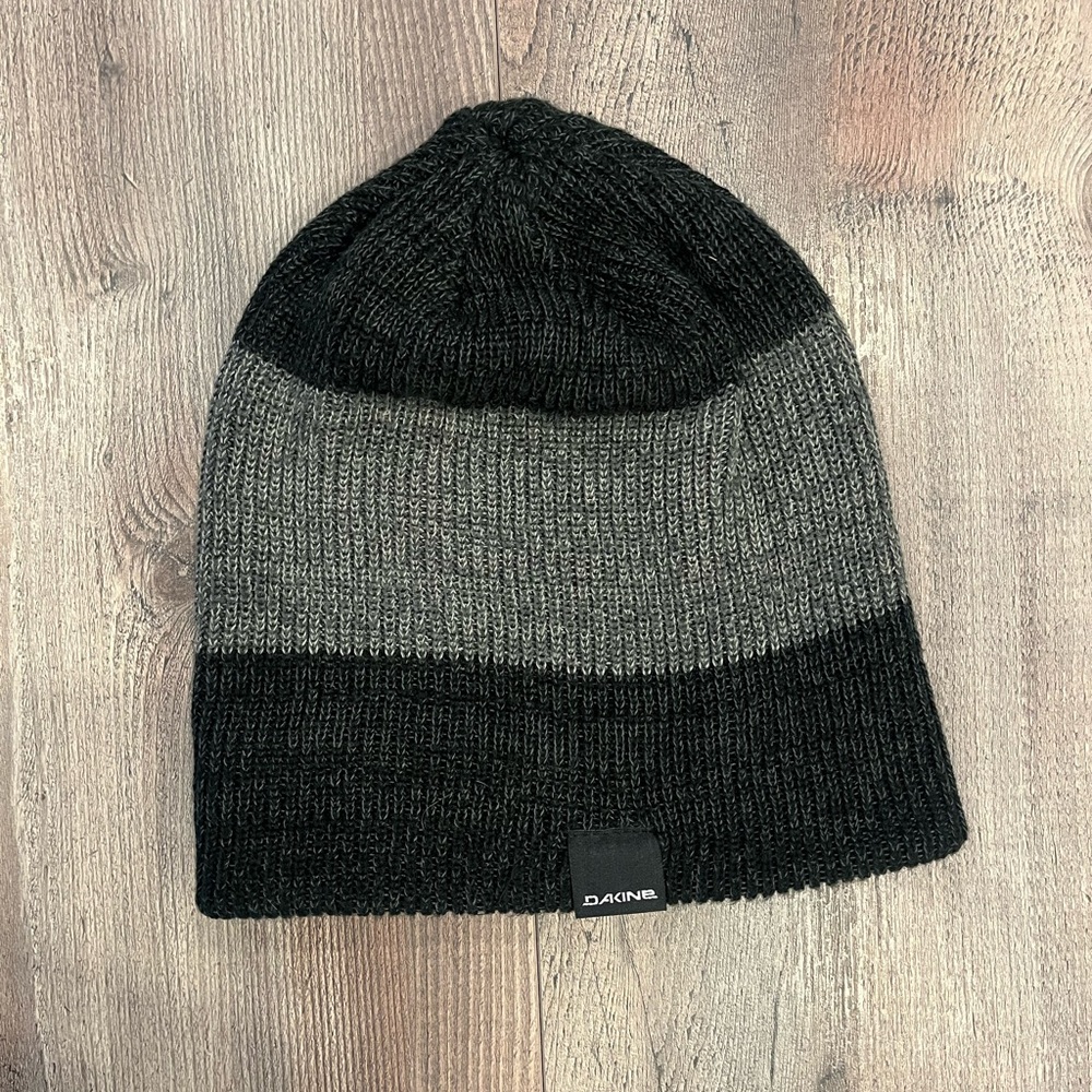 DAKINE BLACK AND GREY BEANIE
